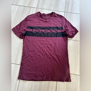 GUESS Men's Maroon Graphic Tee size large